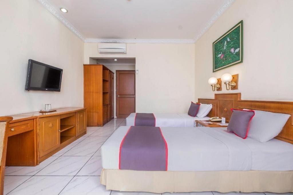 בנדונג Collection O 25 Hotel Baltika מראה חיצוני תמונה